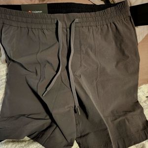 Lululemon Men's Bowline Short - Large